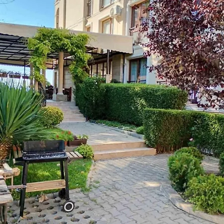 Seasons 3 Apartment