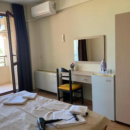 Apartment Seasons 3 *