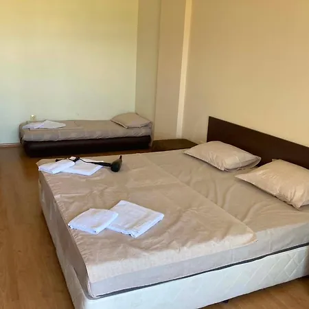 Seasons 3 Apartment *