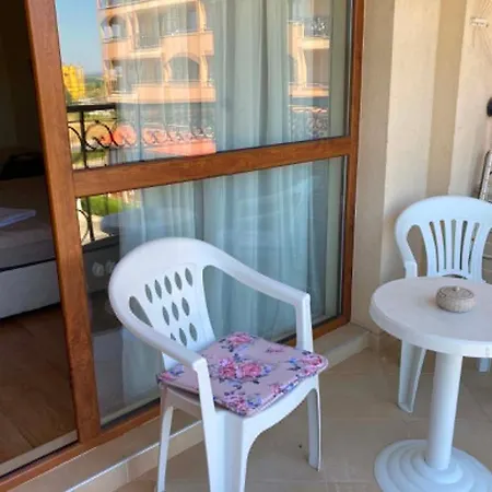 Apartment Seasons 3 *